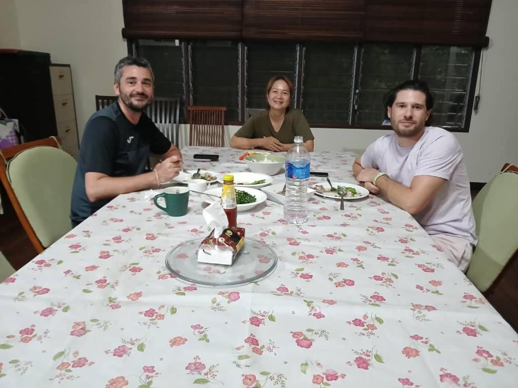 Mulu Tribal Homestay Екстериор снимка