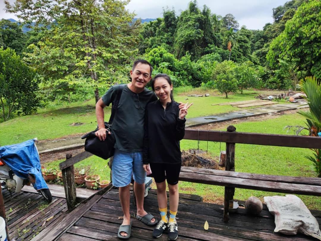 Mulu Tribal Homestay Екстериор снимка