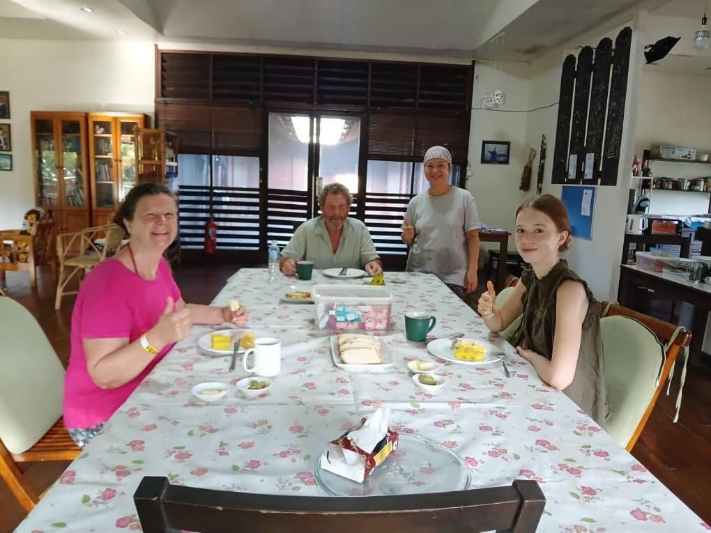 Mulu Tribal Homestay Екстериор снимка